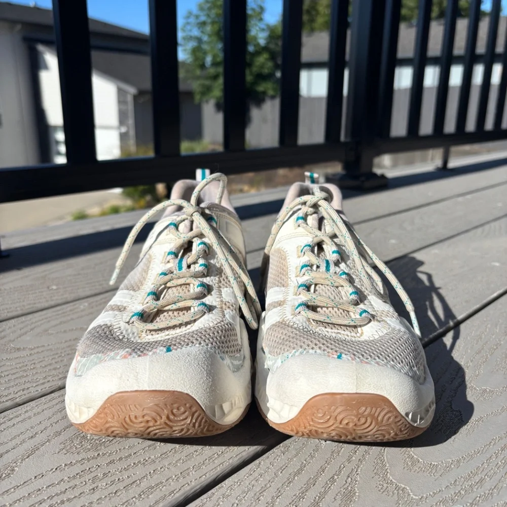 Columbia Women's Water Shoes Sneakers Size‎ 11 Beige Floral Aqua Outdoor